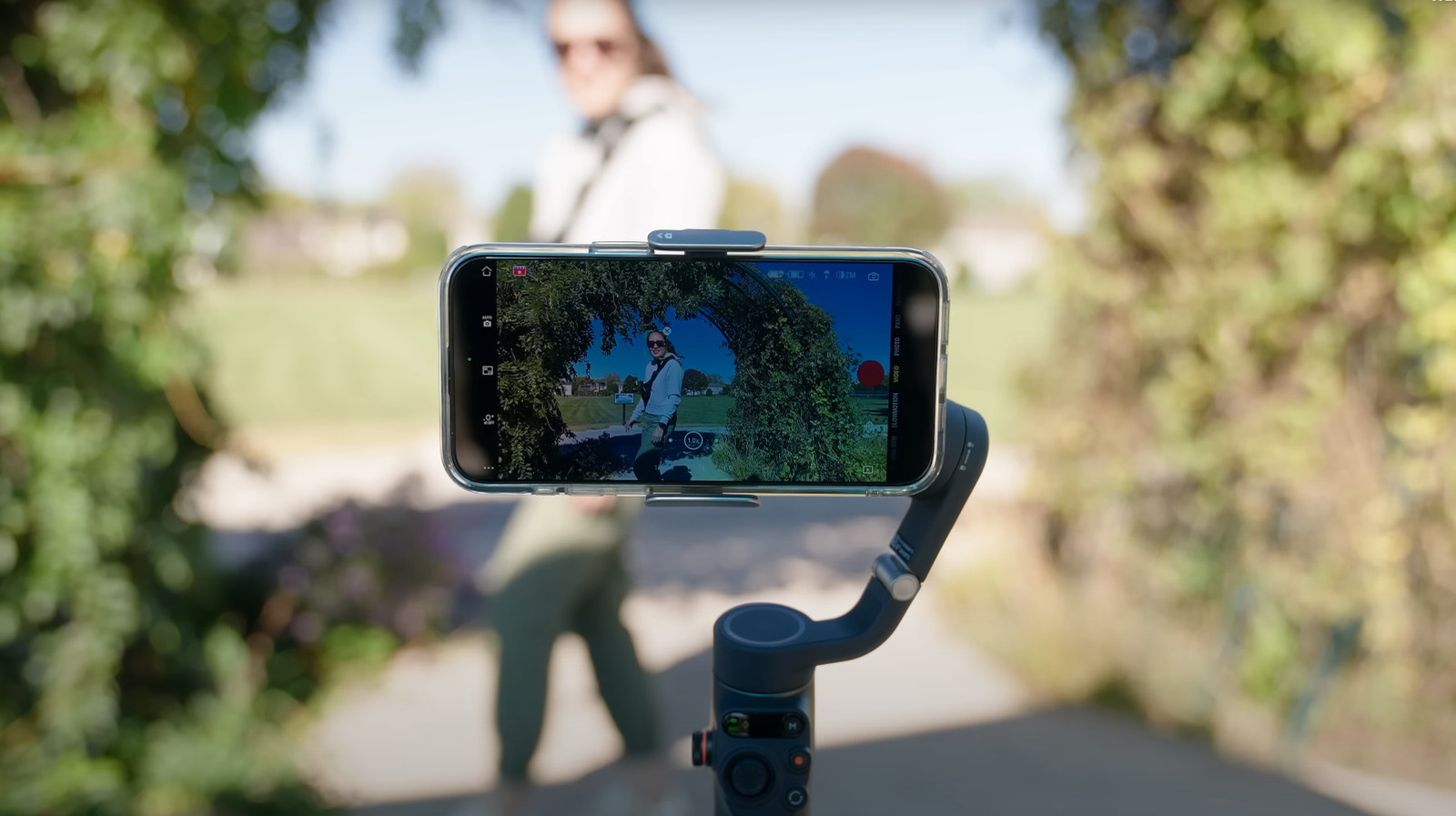 1875-djis-osmo-mobile-6-gimbal-gives-your-iphone-3-axis-stabilization.jpg